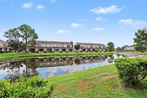 Townhouse in Tampa, Florida 2 bedrooms, 110 sq.m. № 2385852 - photo 30