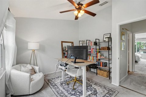 Townhouse in Tampa, Florida 2 bedrooms, 110 sq.m. № 2385852 - photo 18