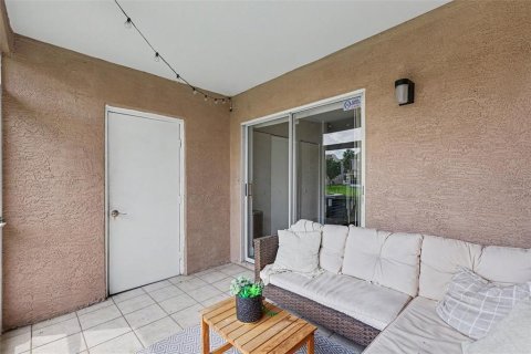 Townhouse in Tampa, Florida 2 bedrooms, 110 sq.m. № 2385852 - photo 27