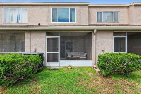 Townhouse in Tampa, Florida 2 bedrooms, 110 sq.m. № 2385852 - photo 28
