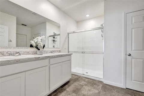 Villa ou maison à vendre à Port St. Lucie, Floride: 4 chambres, 173.45 m2 № 2390182 - photo 5