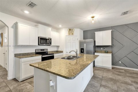 Villa ou maison à vendre à Port St. Lucie, Floride: 4 chambres, 173.45 m2 № 2390182 - photo 16