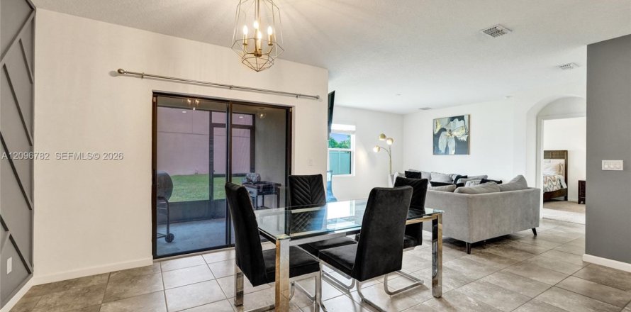 Villa ou maison à Port St. Lucie, Floride 4 chambres, 173.45 m2 № 2390182