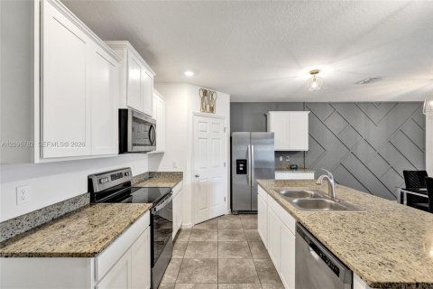 Villa ou maison à vendre à Port St. Lucie, Floride: 4 chambres, 173.45 m2 № 2390182 - photo 15
