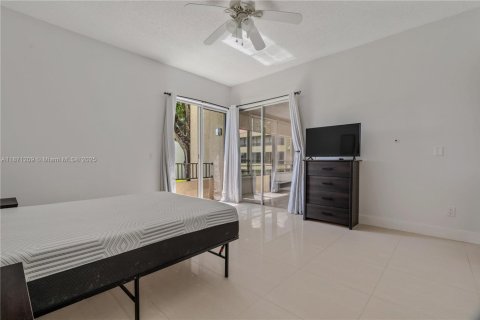 Condo in Boca Raton, Florida, 2 bedrooms  № 1927922 - photo 17