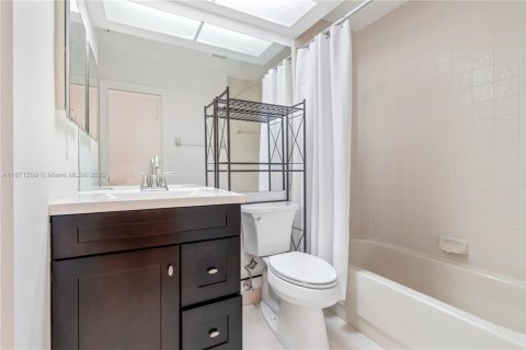 Condo in Boca Raton, Florida, 2 bedrooms  № 1927922 - photo 19