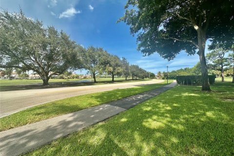 Condominio en alquiler en Boca Raton, Florida, 2 dormitorios, 122.91 m2 № 1927922 - foto 2
