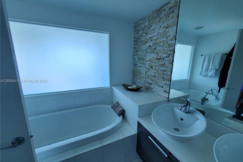 Condo in Aventura, Florida, 2 bedrooms  № 2066662 - photo 14