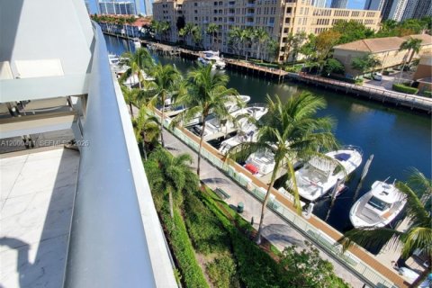 Condo in Aventura, Florida, 2 bedrooms  № 2066662 - photo 11