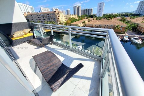 Condo in Aventura, Florida, 2 bedrooms  № 2066662 - photo 18