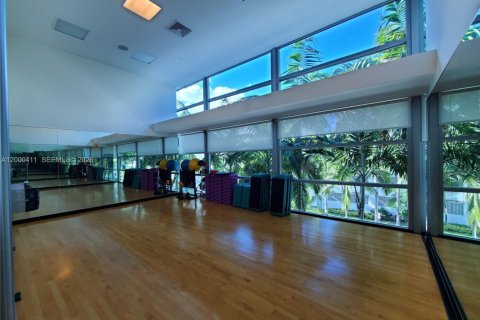 Condo in Aventura, Florida, 2 bedrooms  № 2066662 - photo 25