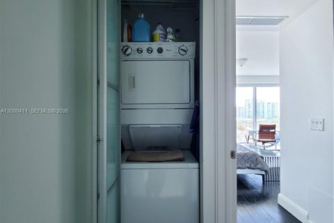 Condo in Aventura, Florida, 2 bedrooms  № 2066662 - photo 17