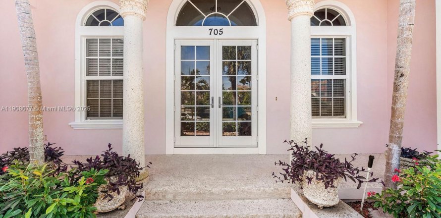 Дом в Джуно-Бич, Флорида 7 комнат, 267.93м2 № 1967851