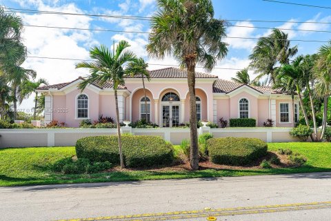 Купить виллу или дом в Джуно-Бич, Флорида 7 комнат, 267.93м2, № 1967851 - фото 2