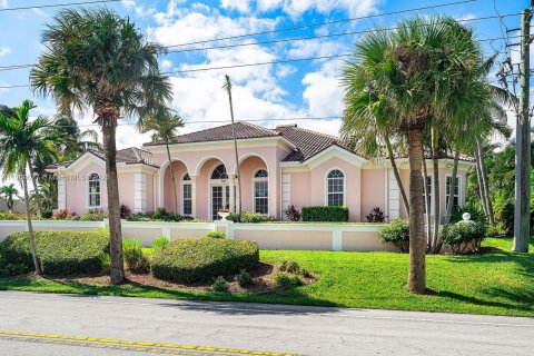 Купить виллу или дом в Джуно-Бич, Флорида 7 комнат, 267.93м2, № 1967851 - фото 5