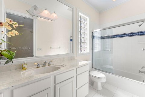 Купить виллу или дом в Джуно-Бич, Флорида 7 комнат, 267.93м2, № 1967851 - фото 14