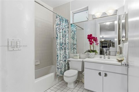 Купить виллу или дом в Лейк-Уорт, Флорида 18 комнат, 283.26м2, № 1991122 - фото 27