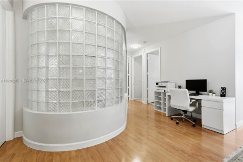 Купить виллу или дом в Лейк-Уорт, Флорида 18 комнат, 283.26м2, № 1991122 - фото 20