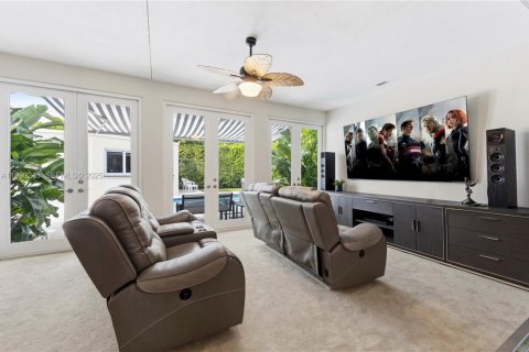 Купить виллу или дом в Лейк-Уорт, Флорида 18 комнат, 283.26м2, № 1991122 - фото 12