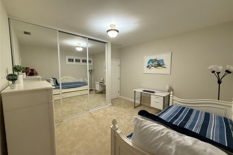 Купить виллу или дом в Лейк-Уорт, Флорида 18 комнат, 283.26м2, № 1991122 - фото 30