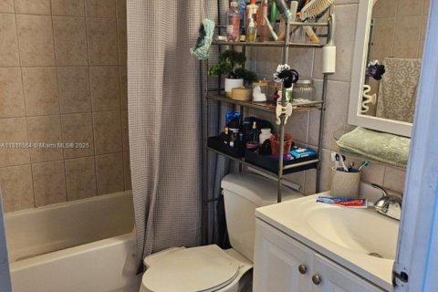 Copropriété à vendre à Hallandale Beach, Floride: 2 chambres, 63.73 m2 № 1942786 - photo 9