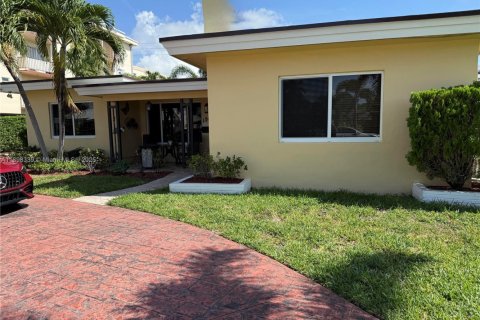 Commercial property in Hollywood, Florida № 2014604 - photo 3