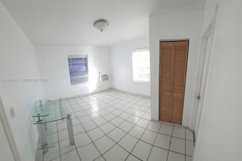 Снять в аренду виллу или дом в Майами, Флорида 2 спальни, 65.03м2, № 2004669 - фото 7