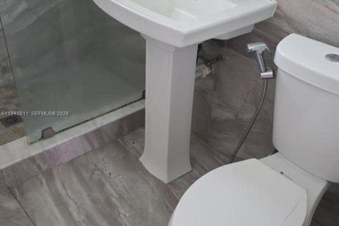 Снять в аренду виллу или дом в Майами, Флорида 2 спальни, 65.03м2, № 2004669 - фото 8