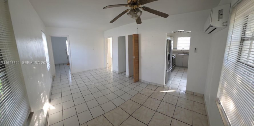 Дом в Майами, Флорида 2 спальни, 65.03м2 № 2004669