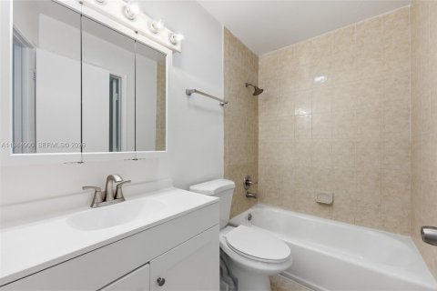 Touwnhouse à louer à Pompano Beach, Floride: 2 chambres, 102.19 m2 № 2001196 - photo 21