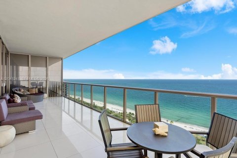 Condominio en venta en Bal Harbour, Florida, 2 dormitorios, 156.54 m2 № 2186143 - foto 2