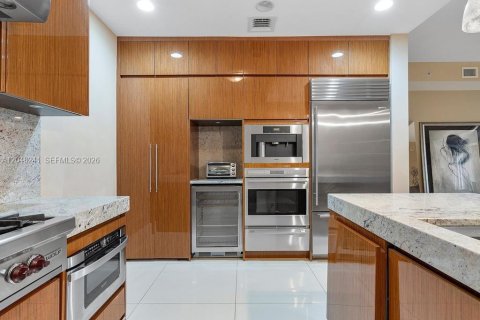 Condominio en venta en Bal Harbour, Florida, 2 dormitorios, 156.54 m2 № 2186143 - foto 16