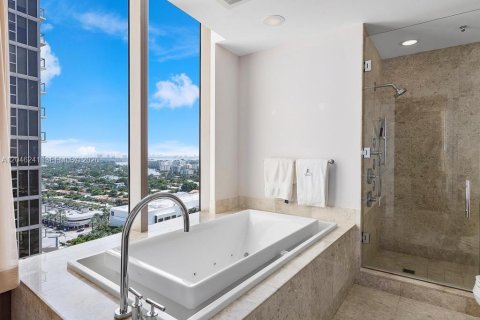Condominio en venta en Bal Harbour, Florida, 2 dormitorios, 156.54 m2 № 2186143 - foto 10