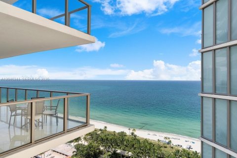 Condominio en venta en Bal Harbour, Florida, 2 dormitorios, 156.54 m2 № 2186143 - foto 21
