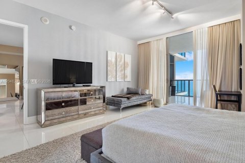 Condominio en venta en Bal Harbour, Florida, 2 dormitorios, 156.54 m2 № 2186143 - foto 28