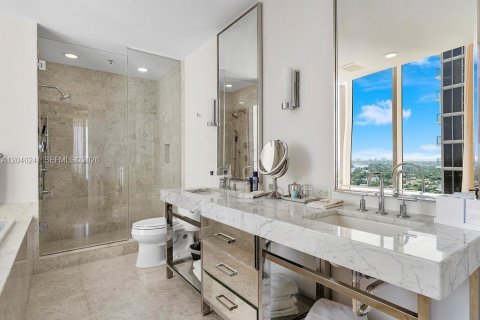 Condominio en venta en Bal Harbour, Florida, 2 dormitorios, 156.54 m2 № 2186143 - foto 26