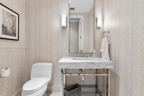 Condominio en venta en Bal Harbour, Florida, 2 dormitorios, 156.54 m2 № 2186143 - foto 13