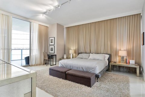 Condominio en venta en Bal Harbour, Florida, 2 dormitorios, 156.54 m2 № 2186143 - foto 8