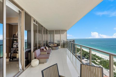 Condominio en venta en Bal Harbour, Florida, 2 dormitorios, 156.54 m2 № 2186143 - foto 3