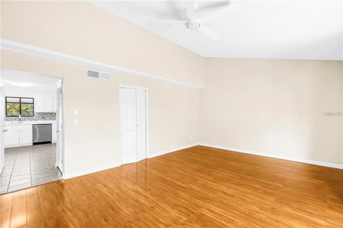 Touwnhouse à louer à Tampa, Floride: 2 chambres, 130.81 m2 № 2423615 - photo 22