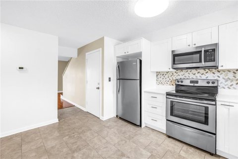 Touwnhouse à louer à Tampa, Floride: 2 chambres, 130.81 m2 № 2423615 - photo 13