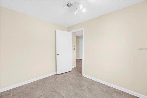 Touwnhouse à louer à Tampa, Floride: 2 chambres, 130.81 m2 № 2423615 - photo 16