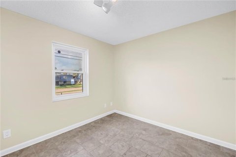 Touwnhouse à louer à Tampa, Floride: 2 chambres, 130.81 m2 № 2423615 - photo 15