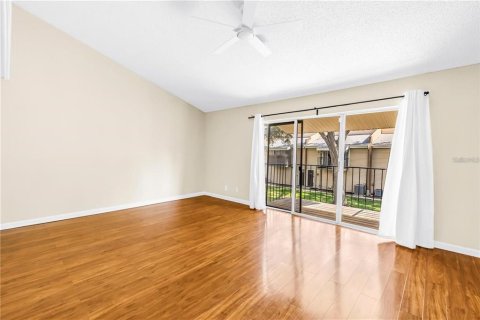 Touwnhouse à louer à Tampa, Floride: 2 chambres, 130.81 m2 № 2423615 - photo 19