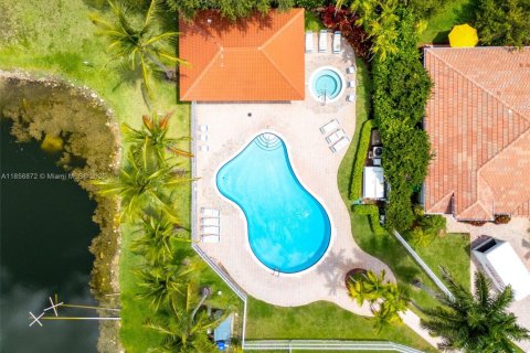 Villa ou maison à vendre à Miramar, Floride: 3 chambres, 109.44 m2 № 1961181 - photo 9