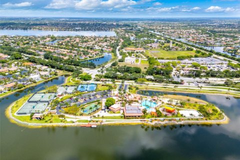 Villa ou maison à vendre à Miramar, Floride: 3 chambres, 109.44 m2 № 1961181 - photo 7