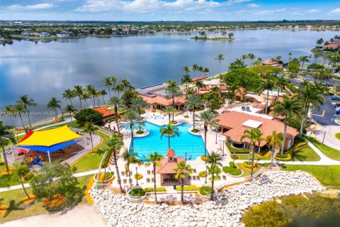 Villa ou maison à vendre à Miramar, Floride: 3 chambres, 109.44 m2 № 1961181 - photo 5