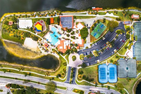 Villa ou maison à vendre à Miramar, Floride: 3 chambres, 109.44 m2 № 1961181 - photo 3