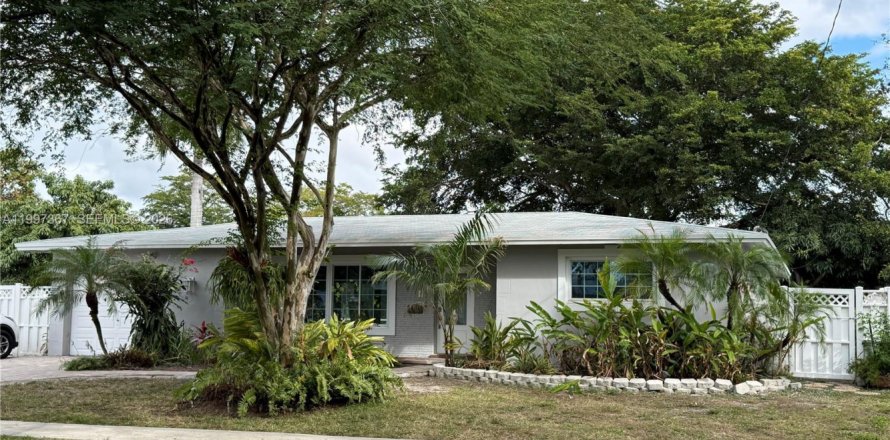Casa en Plantation, Florida 3 dormitorios, 169.27 m2 № 2249372