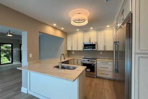 Casa en venta en Plantation, Florida, 3 dormitorios, 169.27 m2 № 2249372 - foto 5